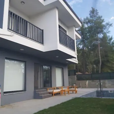Gray Pine Villa *