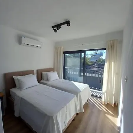 Villa Gray Pine